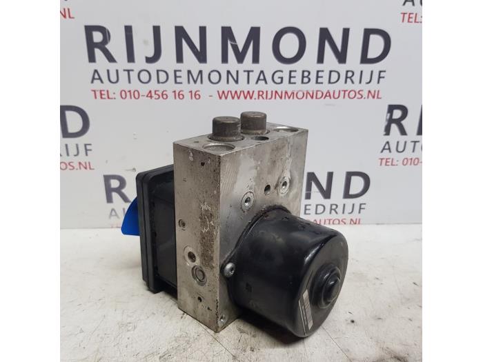 Gebruikte ABS Pomp Jaguar S-type (X200) 2.5 V6 24V Prijs € 125,00 Margeregeling aangeboden door Autodemontage Rijnmond BV