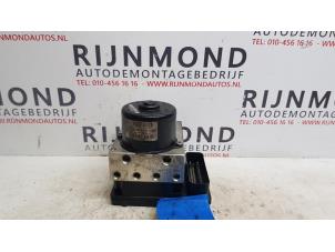 Gebruikte ABS Pomp Mercedes CLK (C209) 2.2 220 CDI 16V Prijs € 135,00 Margeregeling aangeboden door Autodemontage Rijnmond BV