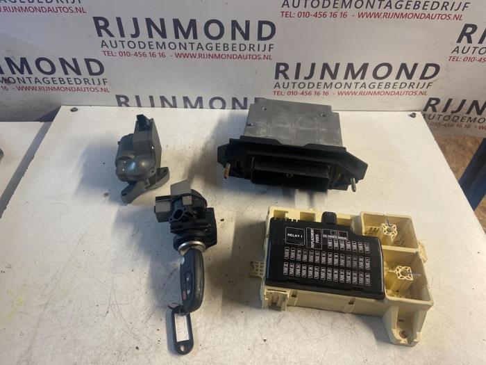 Gebruikte Kontaktslot + computer Jaguar S-type (X200) 2.5 V6 24V Prijs op aanvraag aangeboden door Autodemontage Rijnmond BV