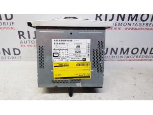 Gebruikte Radio CD Speler Opel Corsa D 1.3 CDTi 16V ecoFLEX Prijs € 35,00 Margeregeling aangeboden door Autodemontage Rijnmond BV