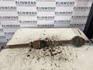 Gebruikte Aandrijfas rechts-voor Peugeot 208 I (CA/CC/CK/CL) 1.6 16V GTI Prijs € 121,00 Inclusief btw aangeboden door Autodemontage Rijnmond BV