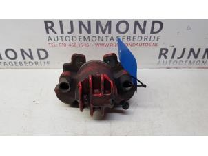 Gebruikte Remklauw (Tang) links-voor Peugeot 208 I (CA/CC/CK/CL) 1.6 16V GTI Prijs op aanvraag aangeboden door Autodemontage Rijnmond BV