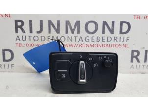 Gebruikte Licht Schakelaar Volkswagen Passat Variant (3G5) 1.6 TDI 16V Prijs € 15,00 Margeregeling aangeboden door Autodemontage Rijnmond BV