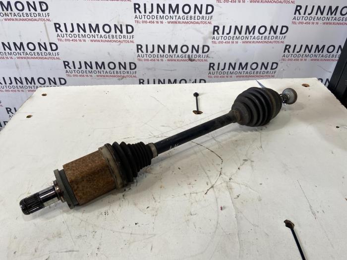 Gebruikte Steekas links-voor BMW X3 (F25) xDrive20d 16V Prijs € 100,00 Margeregeling aangeboden door Autodemontage Rijnmond BV