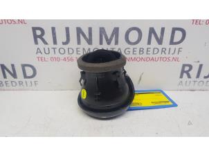Gebruikte Luchtrooster Dashboard Audi A1 Sportback (8XA/8XF) 1.4 TFSI 16V 122 Prijs € 18,15 Inclusief btw aangeboden door Autodemontage Rijnmond BV