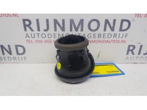 Gebruikte Luchtrooster Dashboard Audi A1 Sportback (8XA/8XF) 1.4 TFSI 16V 122 Prijs € 18,15 Inclusief btw aangeboden door Autodemontage Rijnmond BV
