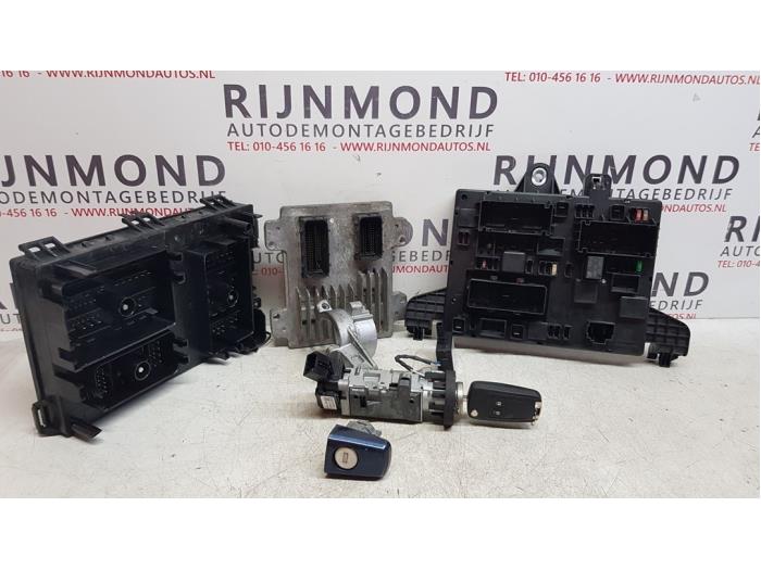 Gebruikte Kontaktslot + computer Opel Astra J (PC6/PD6/PE6/PF6) 1.6 16V Ecotec Prijs € 200,00 Margeregeling aangeboden door Autodemontage Rijnmond BV