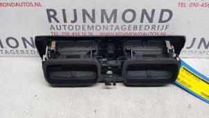 Gebruikte Luchtrooster Dashboard BMW 1 serie (F20) 116i 1.6 16V Prijs € 30,25 Inclusief btw aangeboden door Autodemontage Rijnmond BV