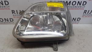 Gebruikte Koplamp links Opel Agila (A) 1.3 CDTi 16V Ecotec Prijs € 40,00 Margeregeling aangeboden door Autodemontage Rijnmond BV