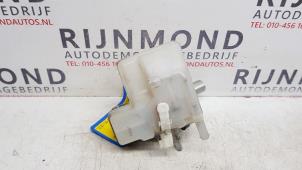 Gebruikte Hoofdremcilinder Mazda 5 (CR19) 1.8i 16V Prijs € 30,00 Margeregeling aangeboden door Autodemontage Rijnmond BV