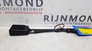 Gebruikte Veiligheidsgordel Insteek rechts-voor Peugeot 3008 I (0U/HU) 1.6 16V THP 155 Prijs op aanvraag aangeboden door Autodemontage Rijnmond BV