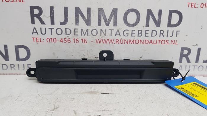 Gebruikte Display Interieur Mazda 2 (DJ/DL) 1.5 SkyActiv-G 115 Prijs op aanvraag aangeboden door Autodemontage Rijnmond BV