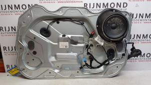 Gebruikte Raammechaniek 4Deurs rechts-voor Ford Kuga I 2.0 TDCi 16V 140 Prijs op aanvraag aangeboden door Autodemontage Rijnmond BV