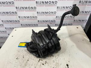 Gebruikte Inlaatspruitstuk Volkswagen Polo V (6R) 1.2 12V Prijs op aanvraag aangeboden door Autodemontage Rijnmond BV