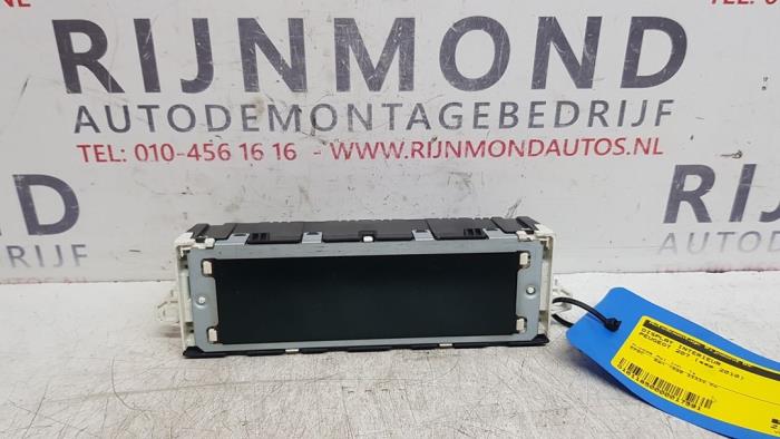 Gebruikte Display Interieur Peugeot 207 CC (WB) 1.6 16V Prijs op aanvraag aangeboden door Autodemontage Rijnmond BV