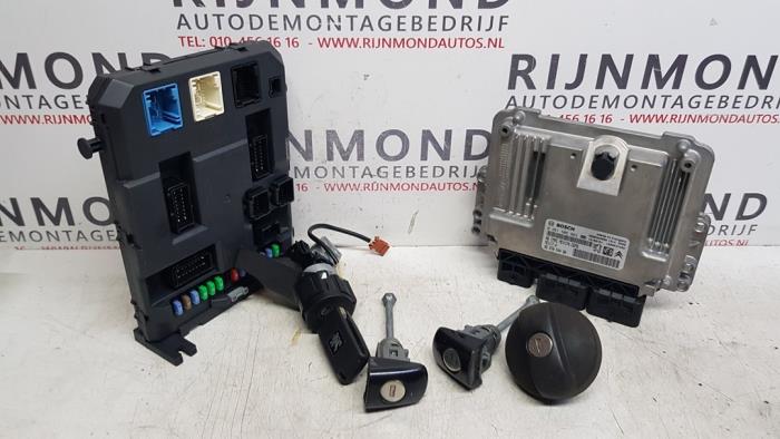 Gebruikte Kontaktslot + computer Peugeot 207 CC (WB) 1.6 16V Prijs € 211,75 Inclusief btw aangeboden door Autodemontage Rijnmond BV