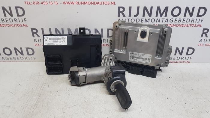 Gebruikte Contactslot + computer Ford B-Max (JK8) 1.6 TDCi 16V 95 Van Prijs op aanvraag aangeboden door Autodemontage Rijnmond BV