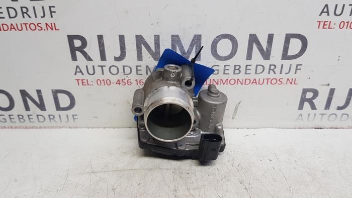 Gebruikte Gasklephuis Ford Focus 3 1.0 Ti-VCT EcoBoost 12V 100 Prijs € 9,00 Inclusief btw aangeboden door Autodemontage Rijnmond BV