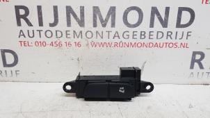 Gebruikte PDC Schakelaar Kia Cee'd (JDB5) 1.6 GDI 16V Prijs op aanvraag aangeboden door Autodemontage Rijnmond BV