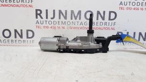 Gebruikte Ruitenwissermotor achter Kia Cee'd (JDB5) 1.6 GDI 16V Prijs € 84,70 Inclusief btw aangeboden door Autodemontage Rijnmond BV