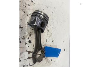 Gebruikte Zuiger Skoda Octavia (5EAA) 1.6 TDI GreenTec 16V Prijs € 50,00 Margeregeling aangeboden door Autodemontage Rijnmond BV