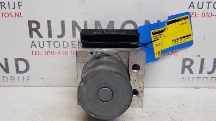 Gebruikte ABS Pomp Mercedes B (W245) 1.7 B-170 16V Prijs € 30,00 Margeregeling aangeboden door Autodemontage Rijnmond BV