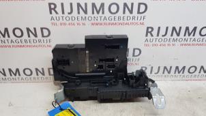 Gebruikte Zekeringkast Mercedes E Estate (S212) E-200 CDI 16V BlueEfficiency,BlueTEC Prijs € 120,00 Margeregeling aangeboden door Autodemontage Rijnmond BV