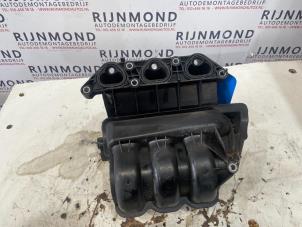 Gebruikte Inlaatspruitstuk Volkswagen Polo V (6R) 1.2 12V Prijs op aanvraag aangeboden door Autodemontage Rijnmond BV