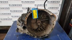 Gebruikte Versnellingsbak Renault Megane II (BM/CM) 2.0 dCi 16V Prijs € 150,00 Margeregeling aangeboden door Autodemontage Rijnmond BV
