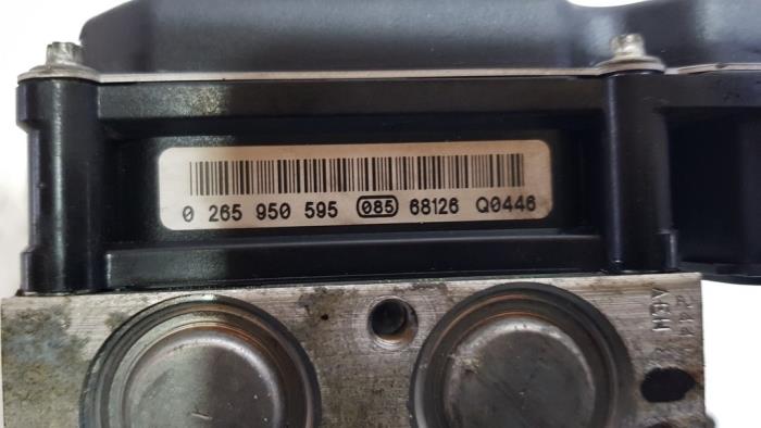 Gebruikte ABS Pomp Renault Megane II (BM/CM) 2.0 dCi 16V Prijs € 40,00 Margeregeling aangeboden door Autodemontage Rijnmond BV