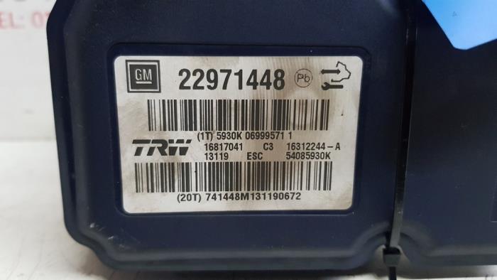 Gebruikte ABS Pomp Opel Insignia 2.0 CDTI 16V 130 Ecotec Prijs € 150,00 Margeregeling aangeboden door Autodemontage Rijnmond BV