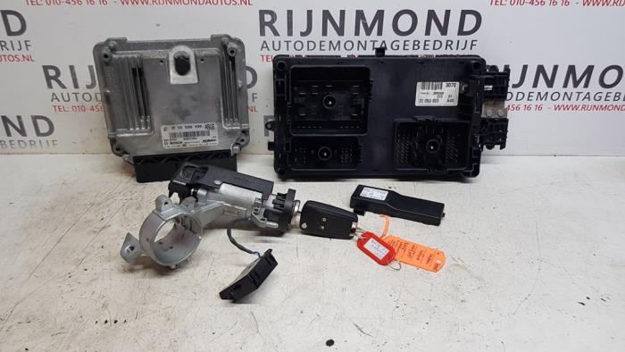 Gebruikte Kontaktslot + computer Opel Insignia 2.0 CDTI 16V 130 Ecotec Prijs op aanvraag aangeboden door Autodemontage Rijnmond BV
