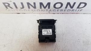 Gebruikte Schakelaar handrem Mercedes A (W176) 2.0 A-45 AMG Turbo 16V 4-Matic Prijs € 18,15 Inclusief btw aangeboden door Autodemontage Rijnmond BV