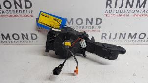 Gebruikte Ruitenwis Schakelaar Renault Trafic New (FL) 2.5 dCi 16V 135 Prijs op aanvraag aangeboden door Autodemontage Rijnmond BV