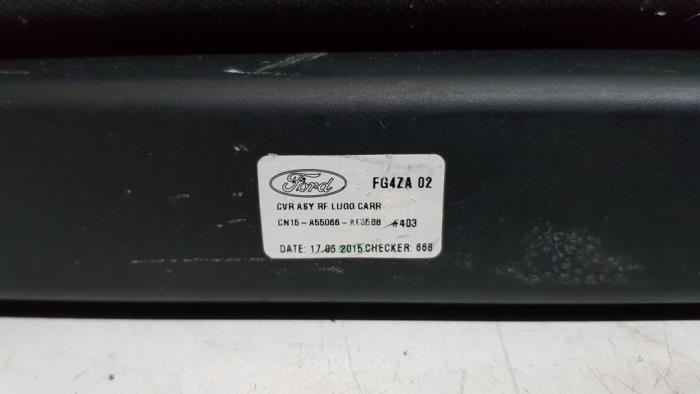 Bagageruimte Dekzeil van een Ford EcoSport (JK8) 1.5 Ti-VCT 16V 2015