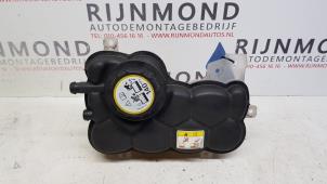 Gebruikte Expansievat Jaguar XE 2.0d 180 16V AWD Prijs € 48,40 Inclusief btw aangeboden door Autodemontage Rijnmond BV