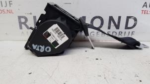 Gebruikte Veiligheidsgordel midden-achter Jaguar XE 2.0d 180 16V AWD Prijs € 242,00 Inclusief btw aangeboden door Autodemontage Rijnmond BV