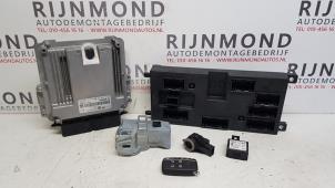 Gebruikte Kontaktslot + computer Jaguar XE 2.0d 180 16V AWD Prijs op aanvraag aangeboden door Autodemontage Rijnmond BV