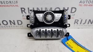 Gebruikte Chaufage Bedieningspaneel Mini Mini (R56) 1.6 16V Cooper S Prijs € 60,50 Inclusief btw aangeboden door Autodemontage Rijnmond BV