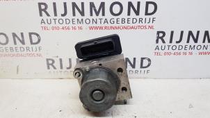 Gebruikte ABS Pomp Renault Twingo III (AH) 1.0 SCe 70 12V Prijs € 48,40 Inclusief btw aangeboden door Autodemontage Rijnmond BV