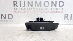 Gebruikte Handrem schakelaar Mercedes ML II (164/4JG) 3.0 ML-320 CDI 4-Matic V6 24V Prijs € 48,40 Inclusief btw aangeboden door Autodemontage Rijnmond BV