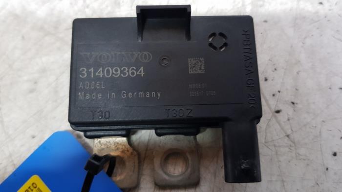 Gebruikte Accu sensor Volvo V40 (MV) 2.0 T2 16V Prijs € 20,00 Inclusief btw aangeboden door Autodemontage Rijnmond BV