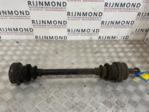 Gebruikte Steekas rechts-achter Mercedes S (W220) 3.2 S-320 CDI 24V Prijs € 60,00 Margeregeling aangeboden door Autodemontage Rijnmond BV