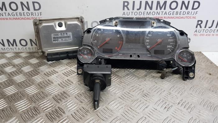 Gebruikte Kontaktslot + computer Audi A8 (D3) 3.7 V8 40V Quattro Prijs op aanvraag aangeboden door Autodemontage Rijnmond BV