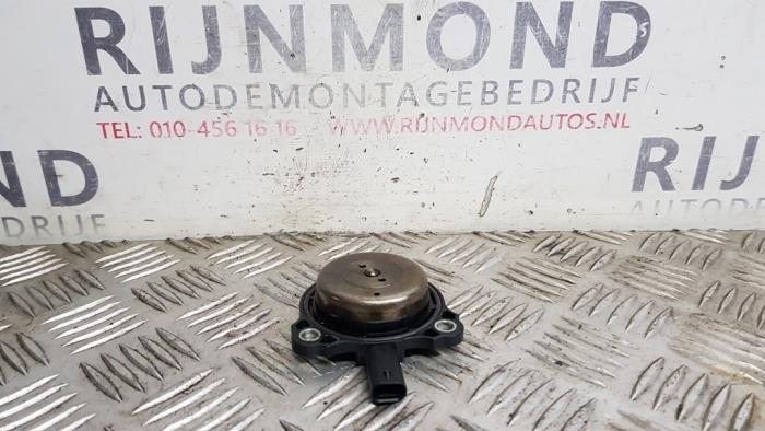 Gebruikte Nokkenas Verstelling Mercedes A (W176) 2.0 A-45 AMG Turbo 16V 4-Matic Prijs € 36,30 Inclusief btw aangeboden door Autodemontage Rijnmond BV