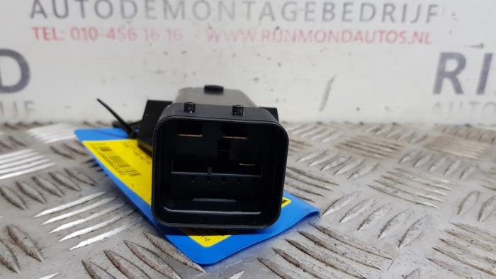 Gebruikte Module Koeling Volkswagen Polo V (6R) 1.4 16V Prijs € 12,10 Inclusief btw aangeboden door Autodemontage Rijnmond BV