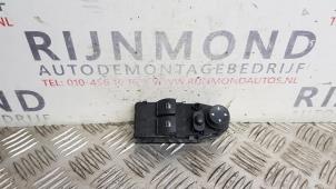 Gebruikte Ruit schakelaar elektrisch BMW 1 serie (E87/87N) 116i 1.6 16V Prijs € 25,00 Margeregeling aangeboden door Autodemontage Rijnmond BV