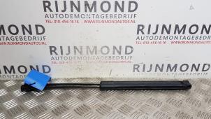 Gebruikte Set Gasdempers Achterklep Volkswagen Polo V (6R) 1.4 TDI 12V 90 Prijs op aanvraag aangeboden door Autodemontage Rijnmond BV