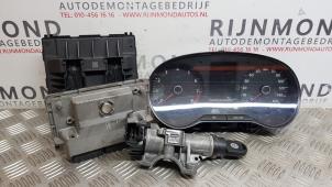 Gebruikte Kontaktslot + computer Volkswagen Polo V (6R) 1.2 12V Prijs op aanvraag aangeboden door Autodemontage Rijnmond BV