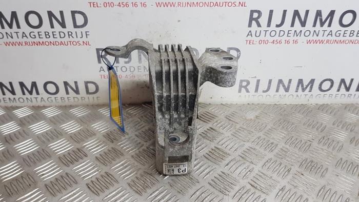 Gebruikte Motorsteun Opel Astra J (PC6/PD6/PE6/PF6) 2.0 CDTI 16V 160 Ecotec Prijs € 48,40 Inclusief btw aangeboden door Autodemontage Rijnmond BV